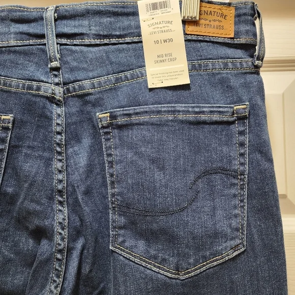 New- Levi's Signature Jeans Women's 10 30x25 Crop Mid Rise Skinny Blue - Picture 3 of 11